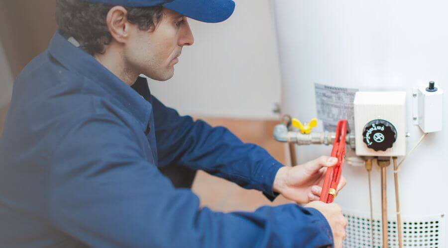 Local water heater installation in Lytle, TX